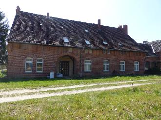 Backstein-Gutshaus in der Mecklenburgischen Schweiz - nur 3 km bis zum Malchiner See - ruhige Lage - Platz für mehrere Generationen  