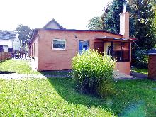 Ufergrundstück mit Bungalow, Sommergästehaus und Teepavillon -  nur 1 Minute zur Badestelle